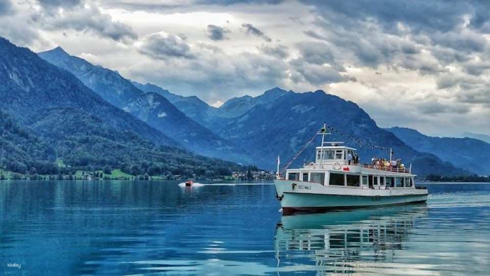 Interlaken art and culture tour with a local