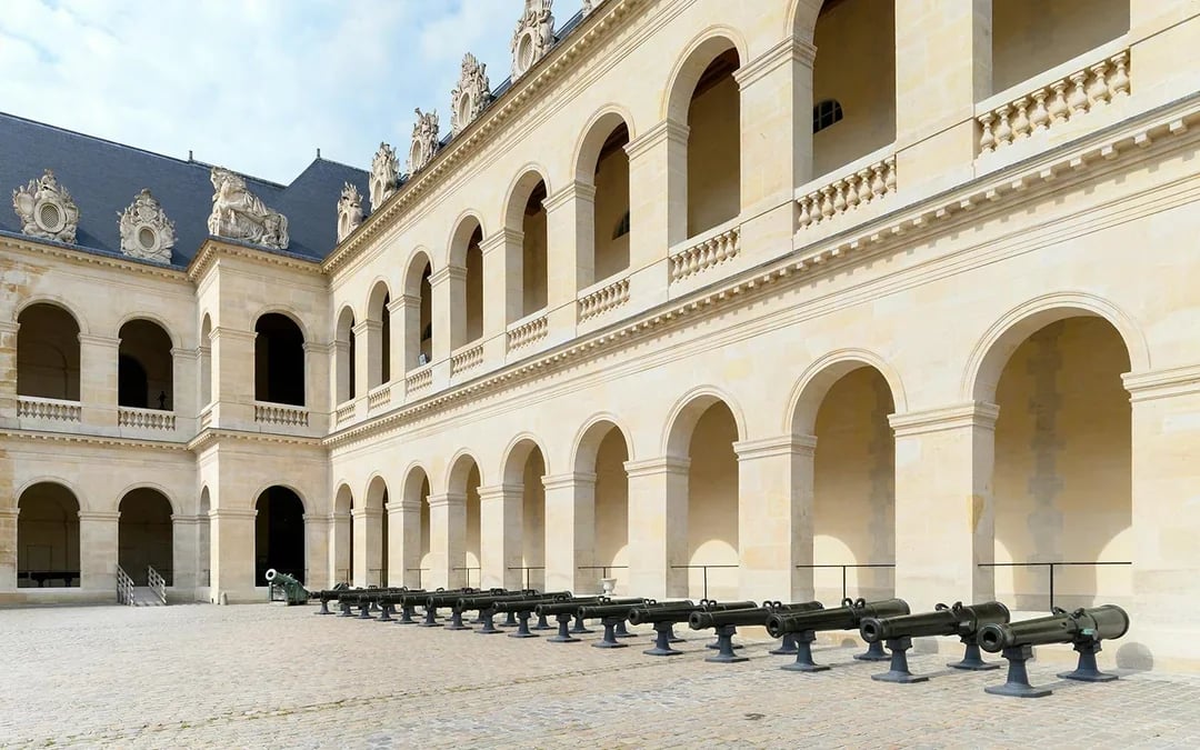 Invalides: Napoleon’s Tomb & Army Museum Guided Tour Image 11