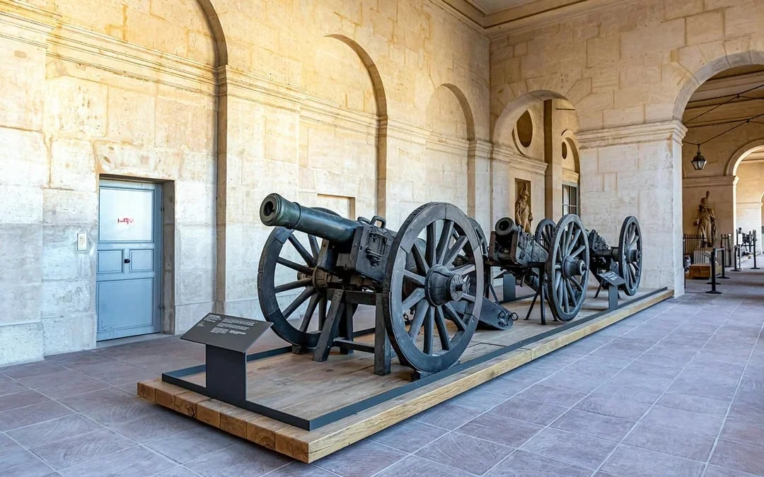 Invalides: Napoleon’s Tomb & Army Museum Guided Tour Image 10