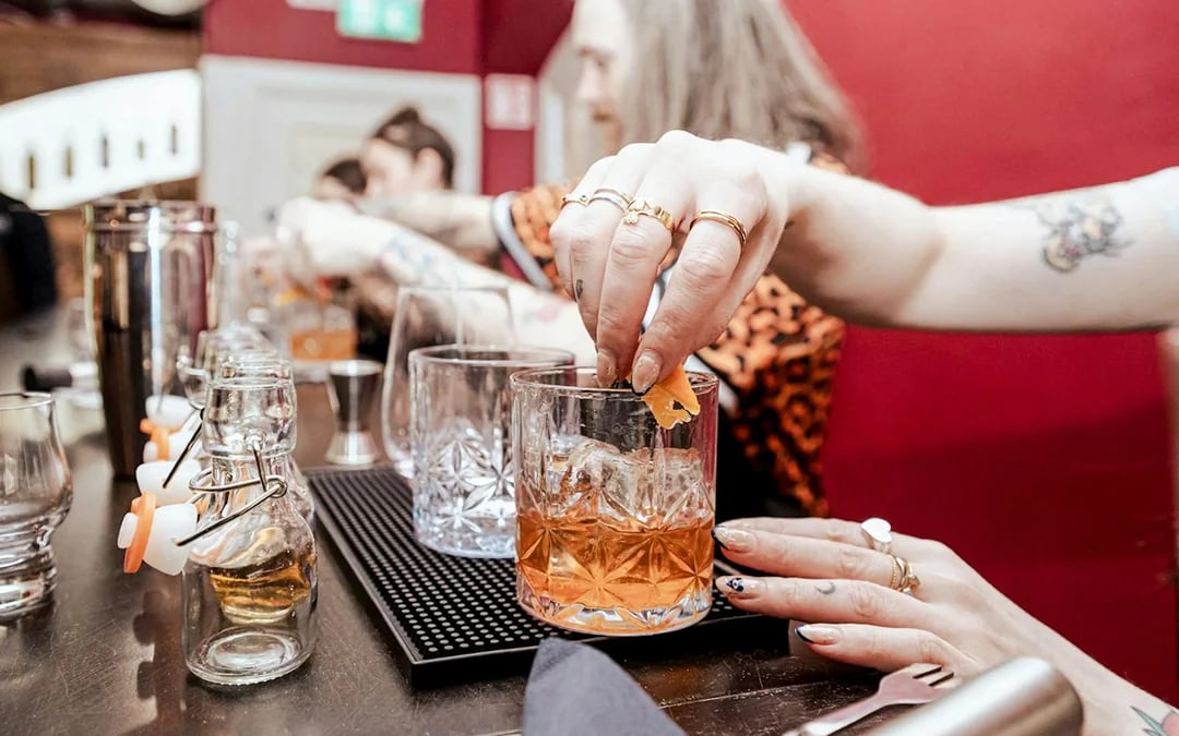Irish Whiskey Museum - Cocktail Masterclass Image 4