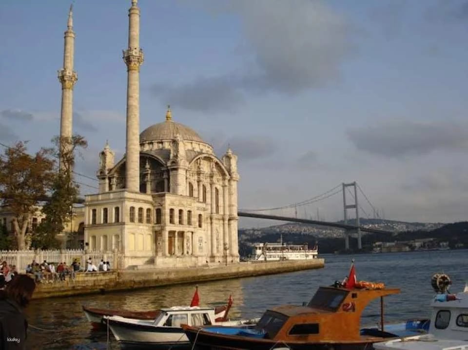 Istanbul and Bosphorus cruise on private boat - half day afternoon tour
