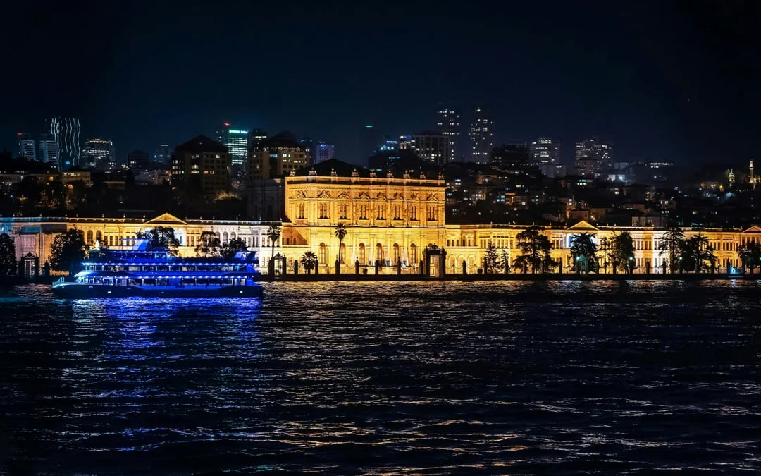 Istanbul Bosphorus Dinner Cruise with Turkish Night Show and Unlimited Soft Drinks Image 2