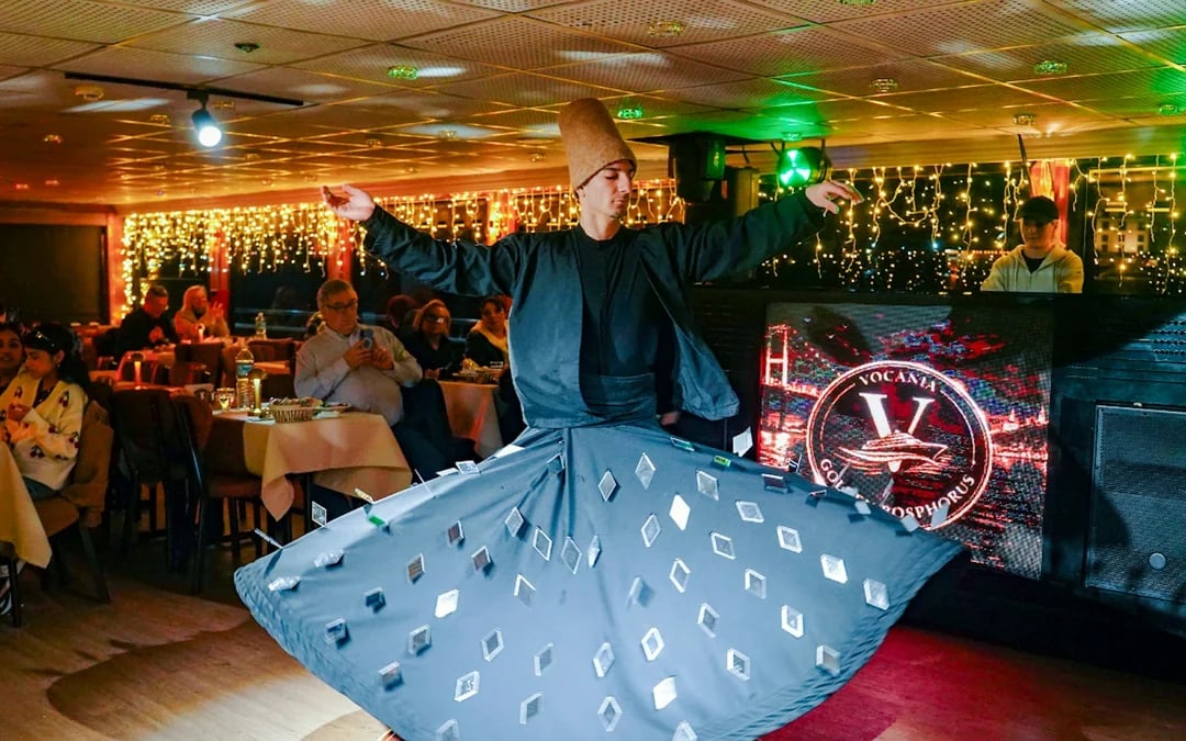 Istanbul Bosphorus Dinner Cruise with Unlimited Alcoholic Drinks and Turkish Night Show Image 5