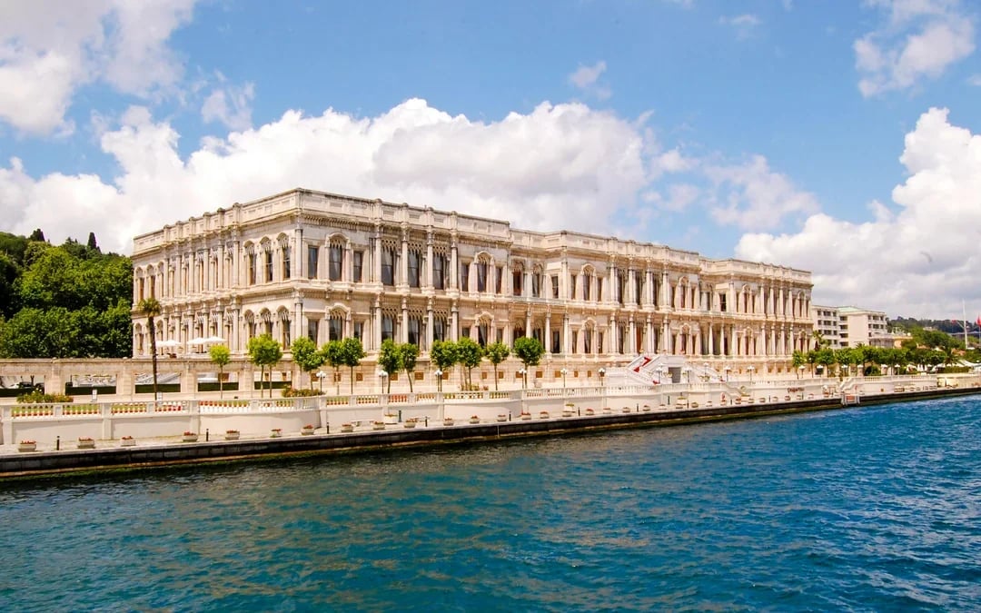 Istanbul: Bosphorus Lunch Cruise with Guide & Drinks Image 5