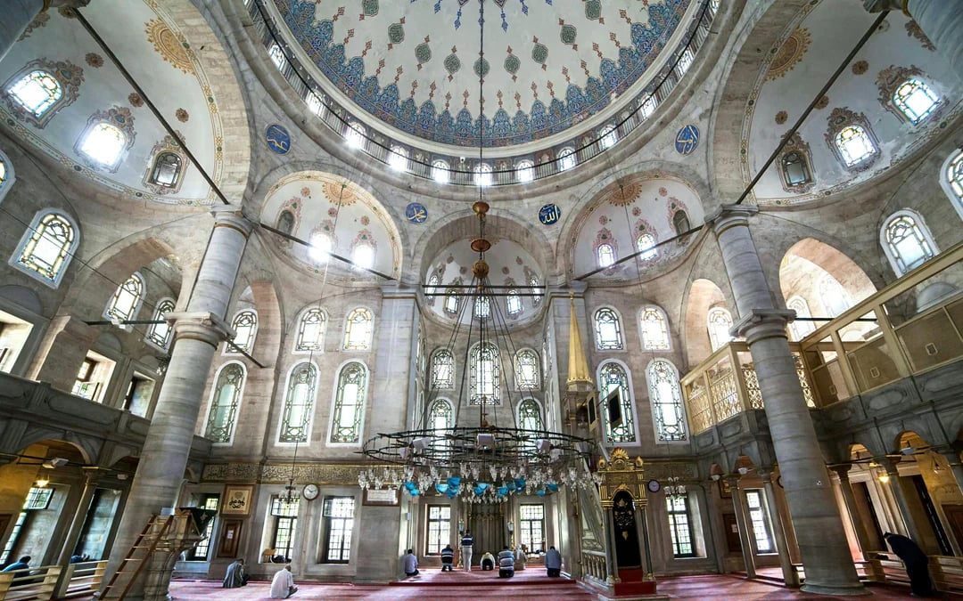 Istanbul: Bosphorus Sightseeing Cruise with Pierre Loti Cable Car & Guided Neighborhood Tour Image 11