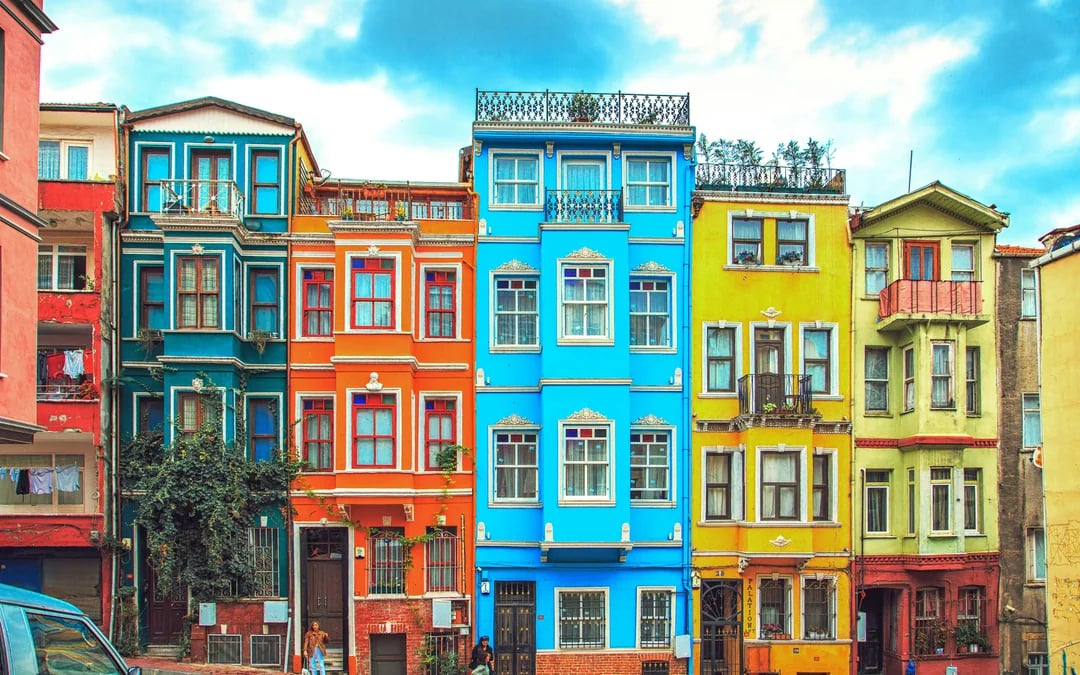 Istanbul: Bosphorus Sightseeing Cruise with Pierre Loti Cable Car & Guided Neighborhood Tour Image 9