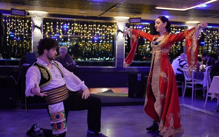 Istanbul by Night: All Inclusive Bosphorus Dinner Cruise & Drinks Image 4