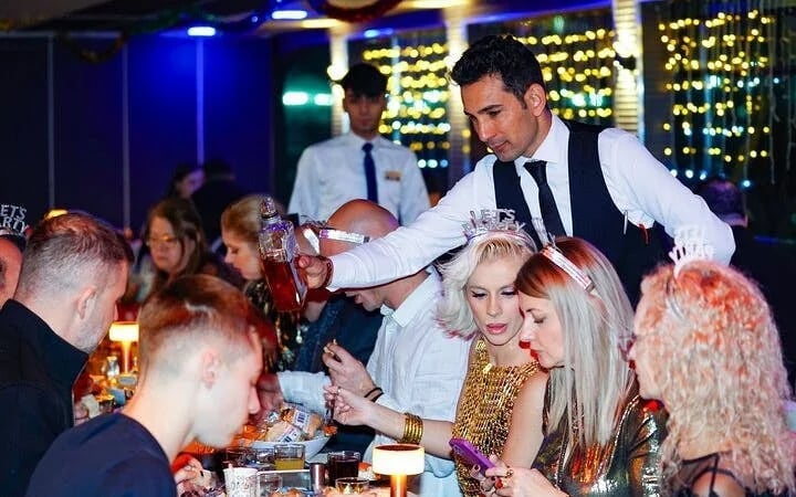 Istanbul by Night: All Inclusive Bosphorus Dinner Cruise & Drinks Image 7