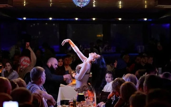 Istanbul by Night: All Inclusive Bosphorus Dinner Cruise & Drinks Image 8