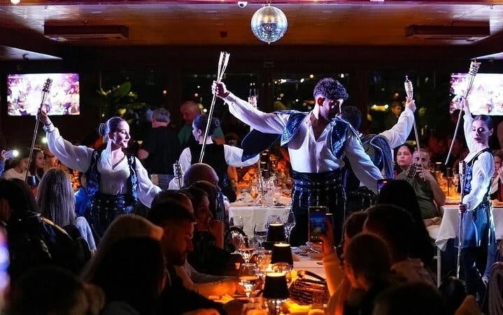 Istanbul by Night: All Inclusive Bosphorus Dinner Cruise & Drinks Image 9