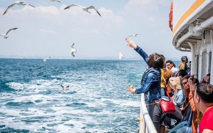 Istanbul Full Day Bosphorus Cruise and Beylerbeyi Palace Tour Image 10