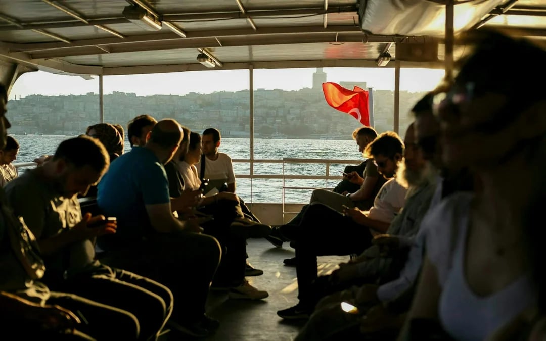 Istanbul Golden Horn and Bosphorus Sightseeing Cruise with Guide Image 7