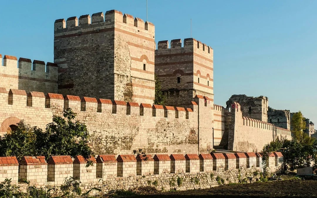 Istanbul Guided Tour with Bosphorus Yacht Cruise Image 7