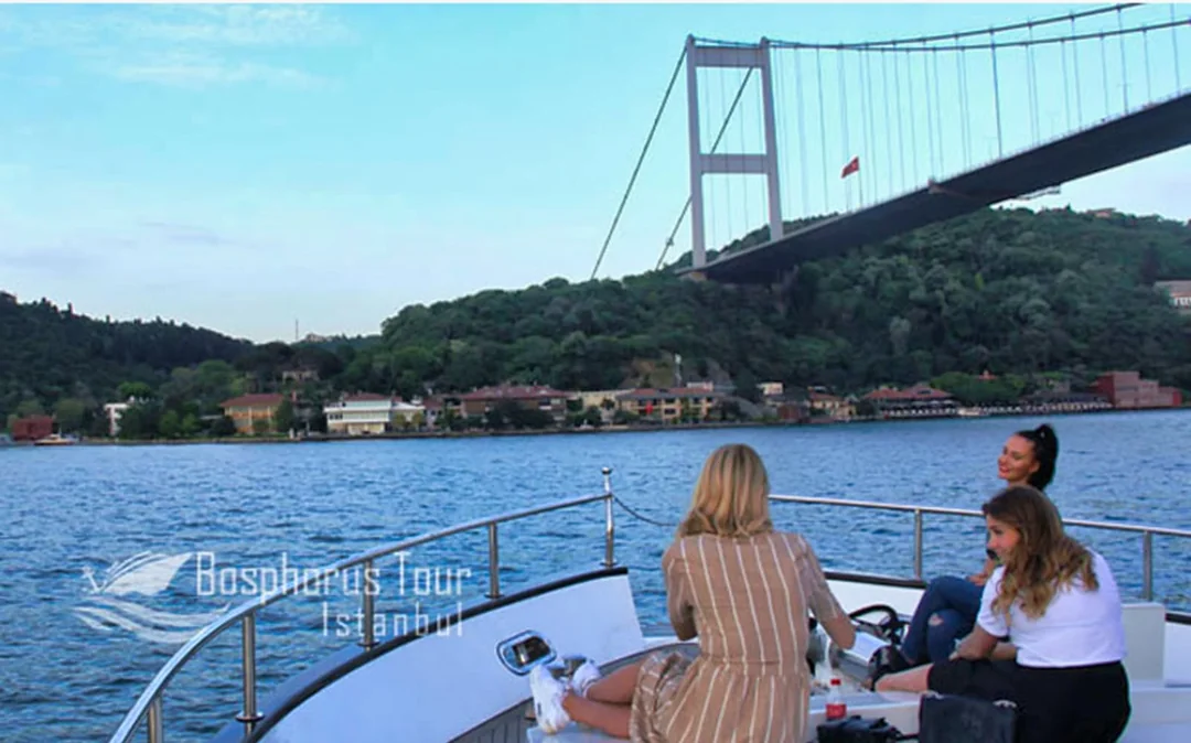 Istanbul in a Day Tour: Hagia Sophia, Topkapi Palace, Grand Bazaar, Cruise & More Image 5