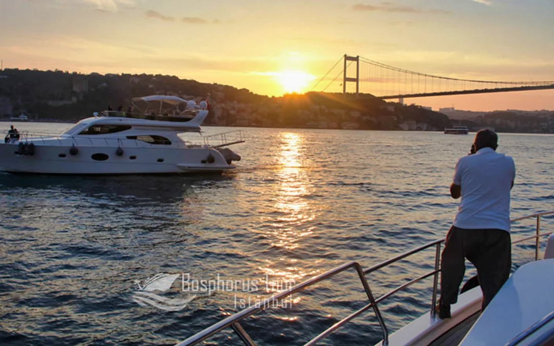 Istanbul in a Day Tour: Hagia Sophia, Topkapi Palace, Grand Bazaar, Cruise & More Image 7