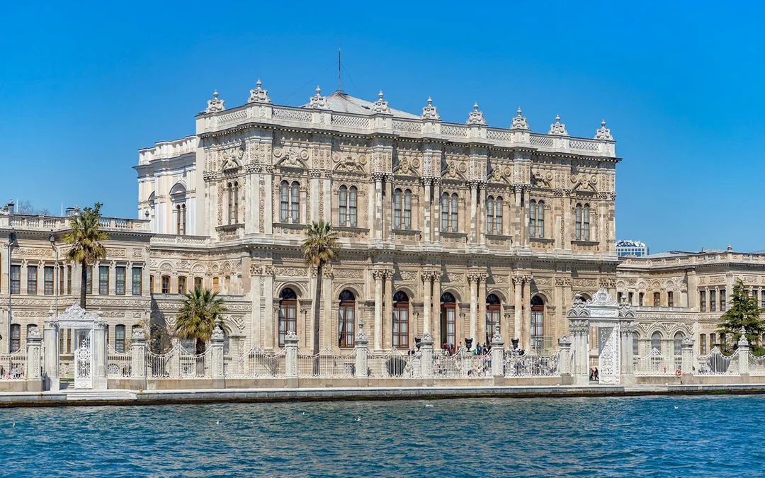 Istanbul: National Palaces Full Pass incl. Dolmabahce Palace Image 1
