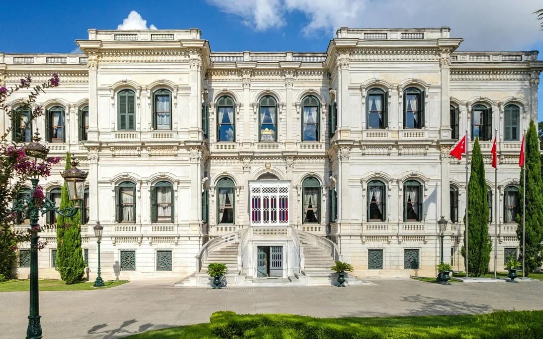 Istanbul: National Palaces Full Pass incl. Dolmabahce Palace Image 11