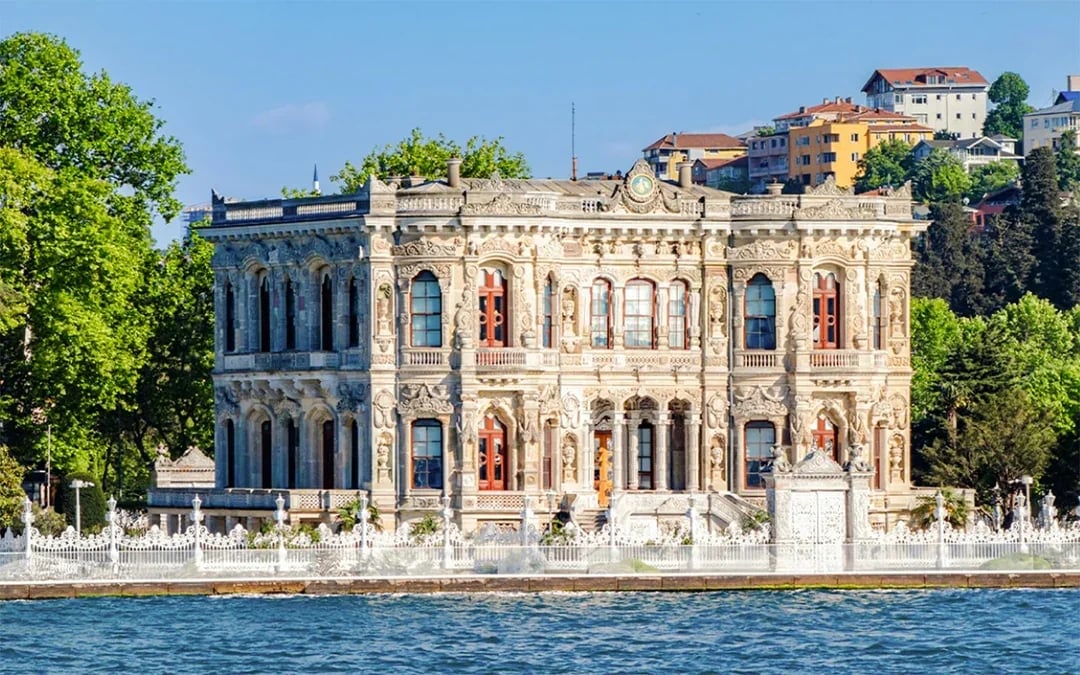 Istanbul: National Palaces Full Pass incl. Dolmabahce Palace Image 7