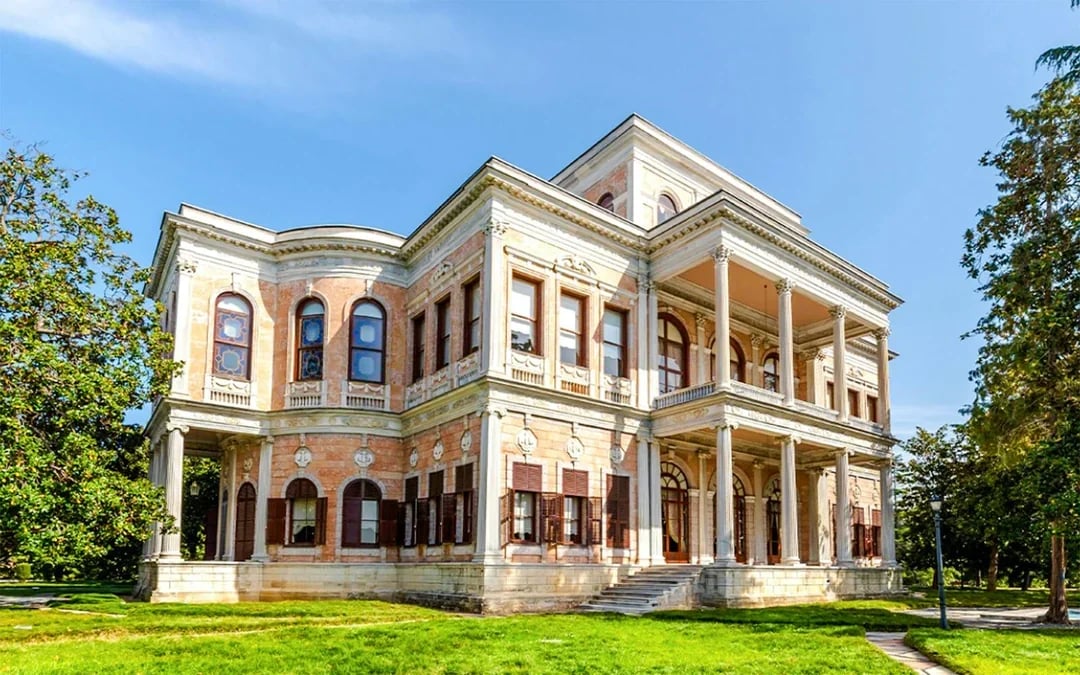 Istanbul: National Palaces Full Pass incl. Dolmabahce Palace Image 10