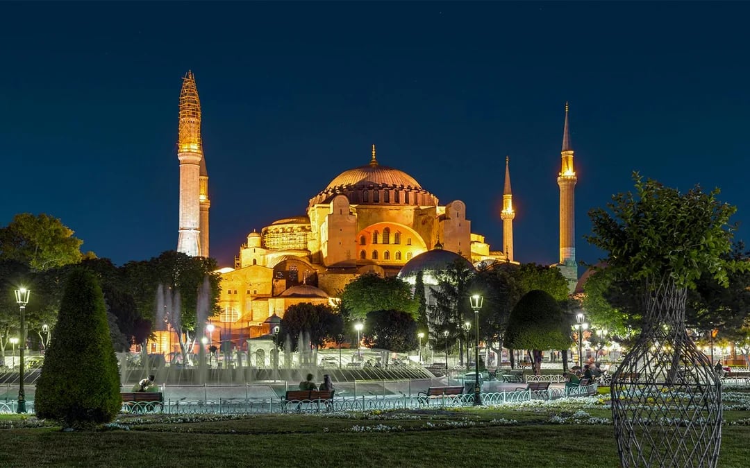 Istanbul Night Sightseeing Bus Tour Image 4