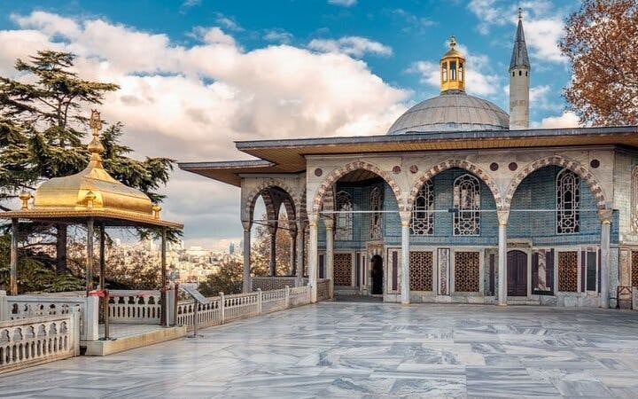 Istanbul Old City Private Walking Tour with Licensed Guide (Museum Entrances Not Included) Image 6
