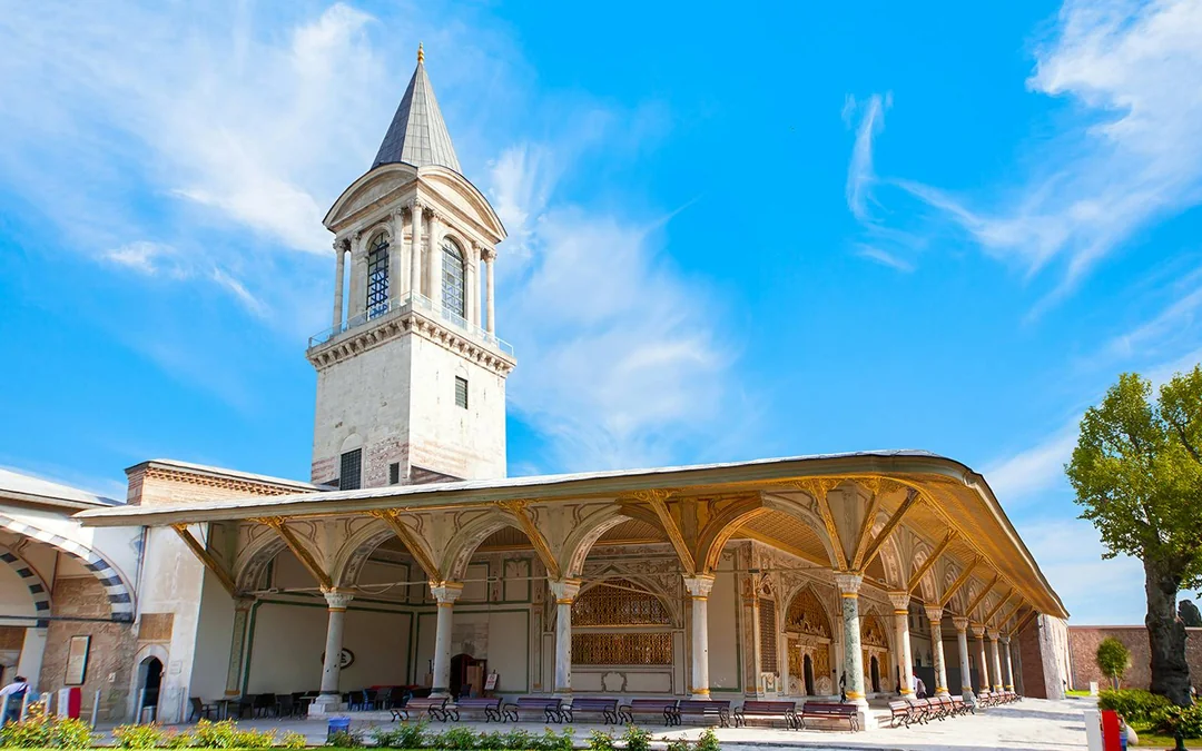 Istanbul Super Combo: Topkapi Palace + Hagia Sophia + Basilica Cistern Skip-the-Line Tickets
Image 2