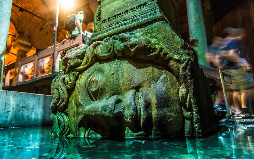 Istanbul Super Combo: Topkapi Palace + Hagia Sophia + Basilica Cistern Skip-the-Line Tickets
Image 12