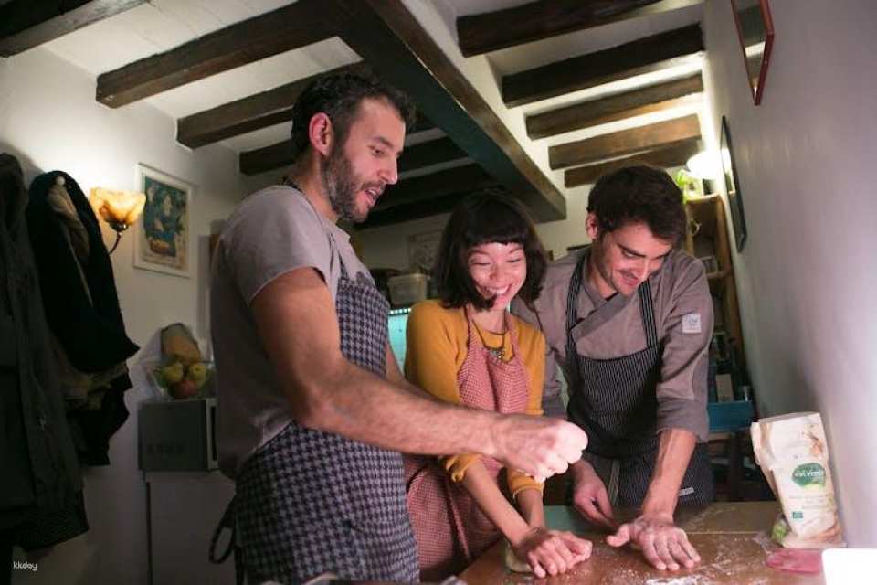 Italian Cooking Class and Dinner at a Chef's House