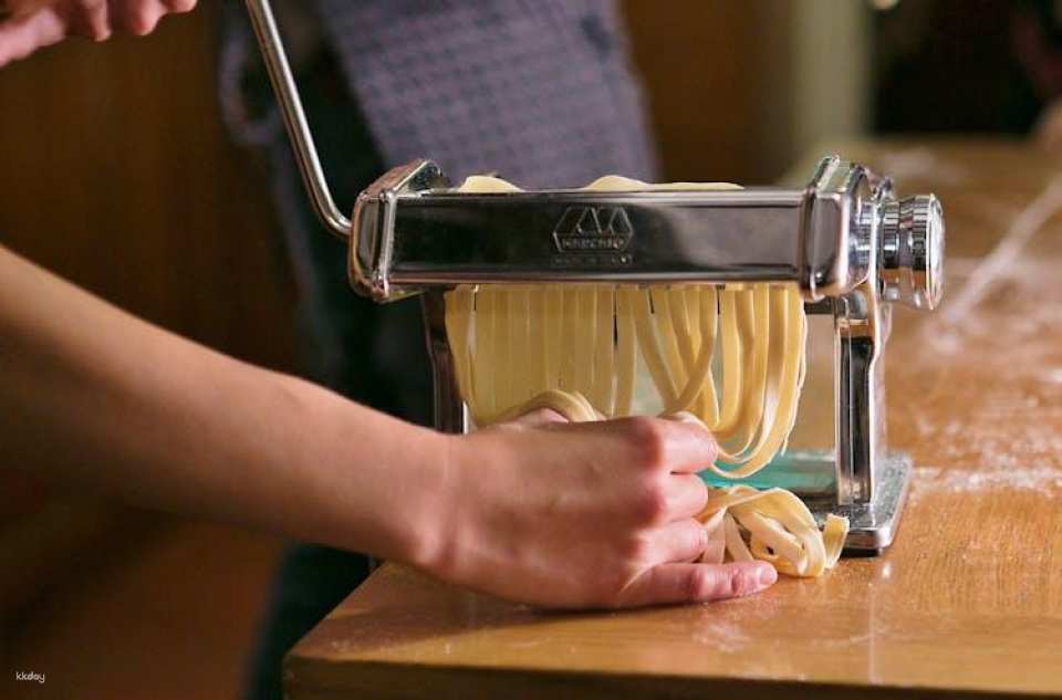 Italian Cooking Class and Dinner at a Chef's House