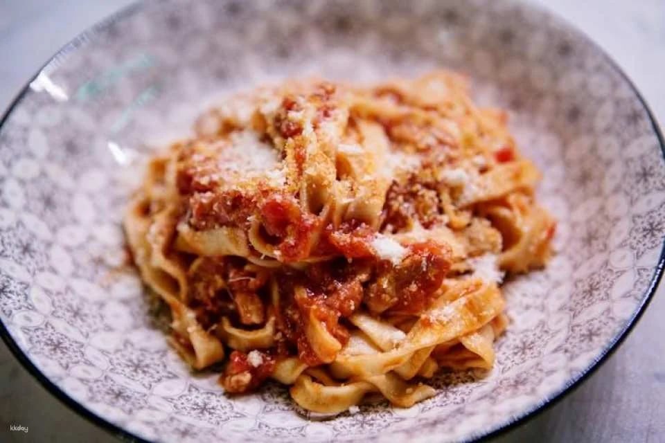 Italian Cooking Class and Dinner at a Chef's House