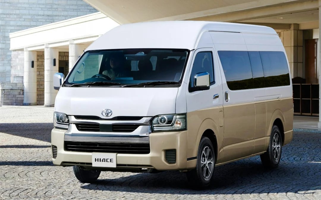Itami Airport (ITM) Private Transfer to/from Osaka City Image 2