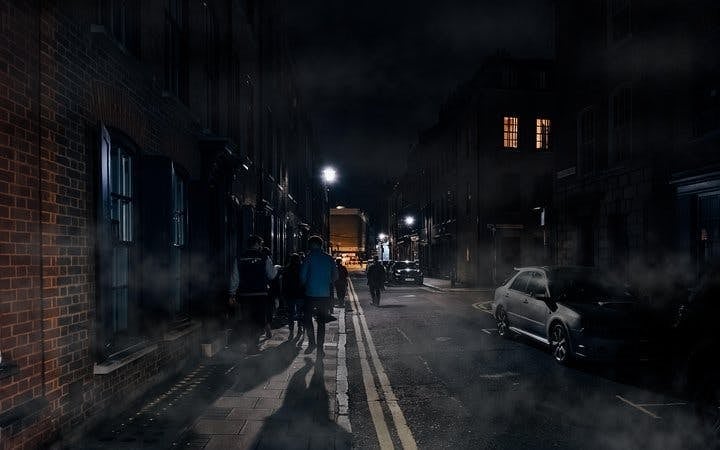 Jack the Ripper Victims Walking Tour in London with Expert Guide, Interactive Games, and Quiz Image 2