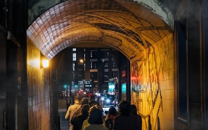 Jack the Ripper Victims Walking Tour in London with Expert Guide, Interactive Games, and Quiz Image 8