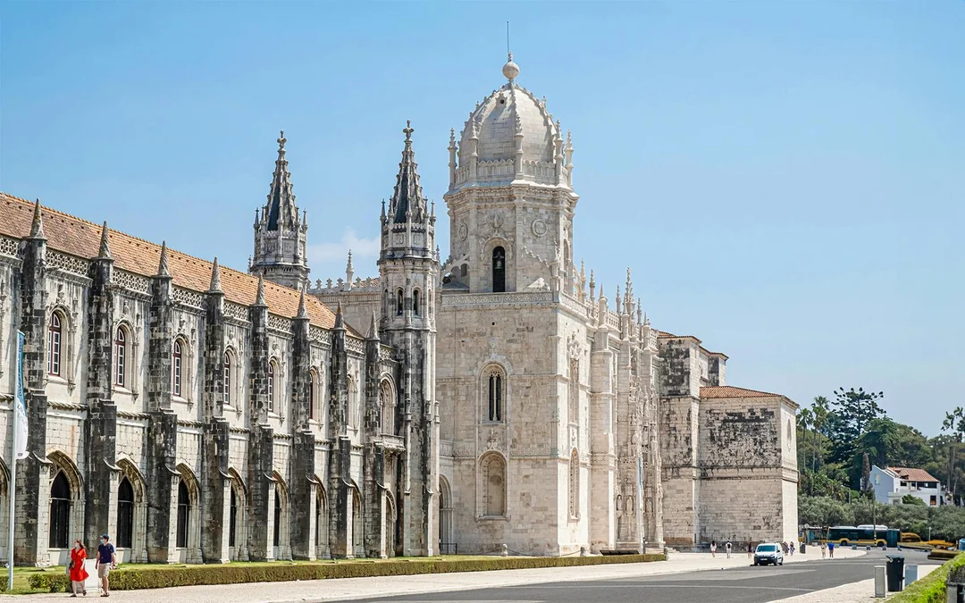 Jerónimos Monastery Skip-the-Line Guided Tour Image 2