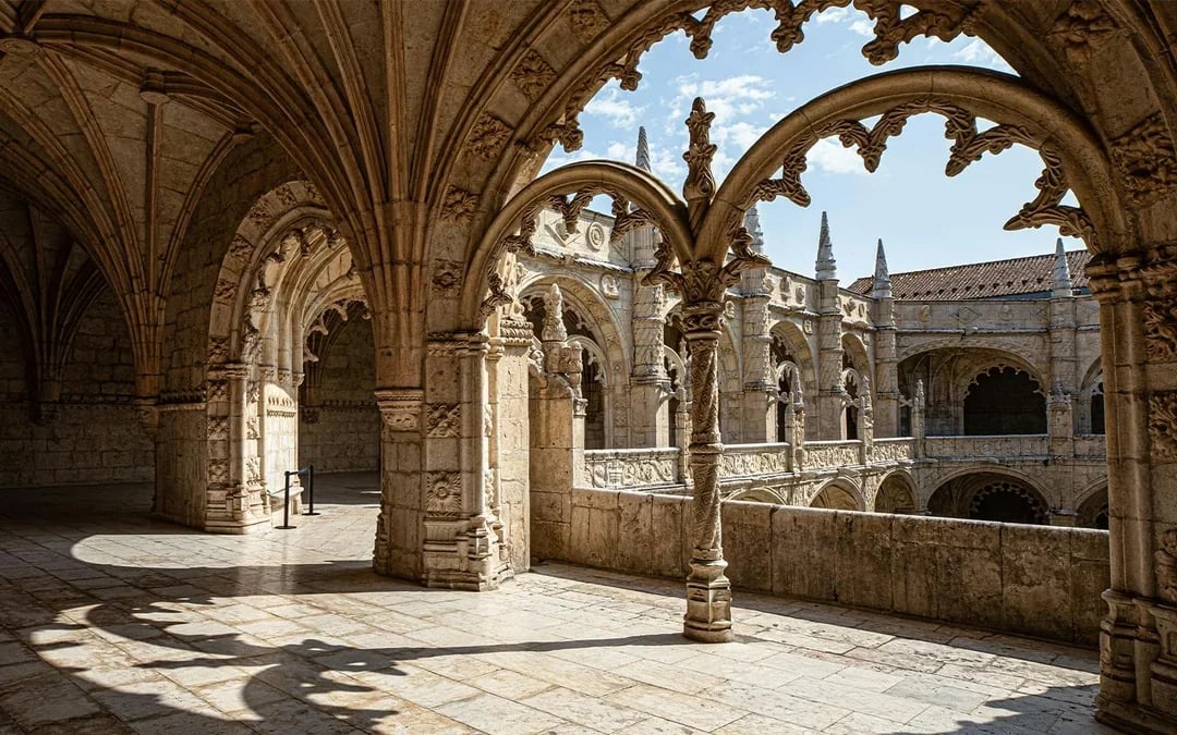 Jerónimos Monastery Skip-the-Line Guided Tour Image 7