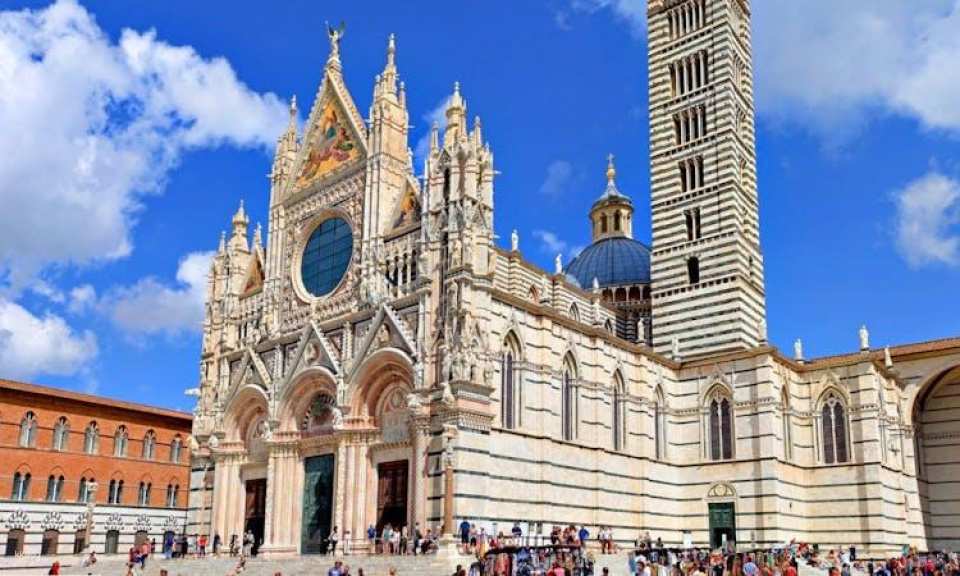 Jewels of Tuscany tour with lunch and wine tasting