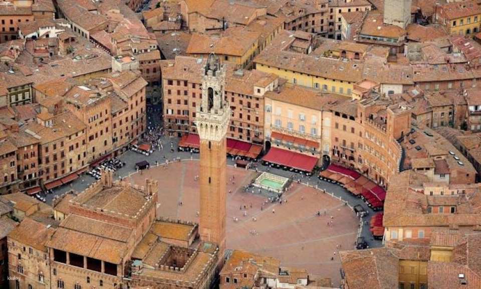 Jewels of Tuscany tour with lunch and wine tasting