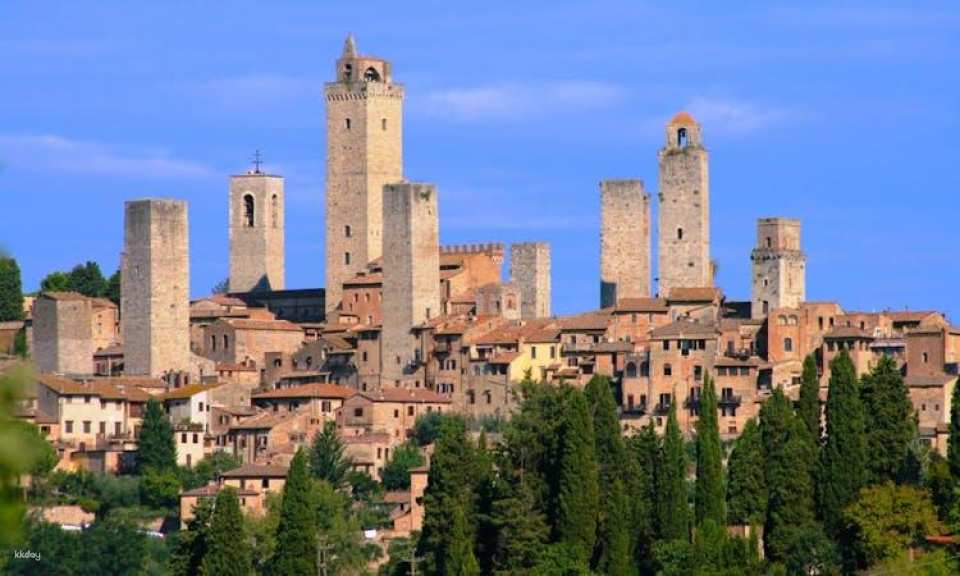 Jewels of Tuscany tour with lunch and wine tasting