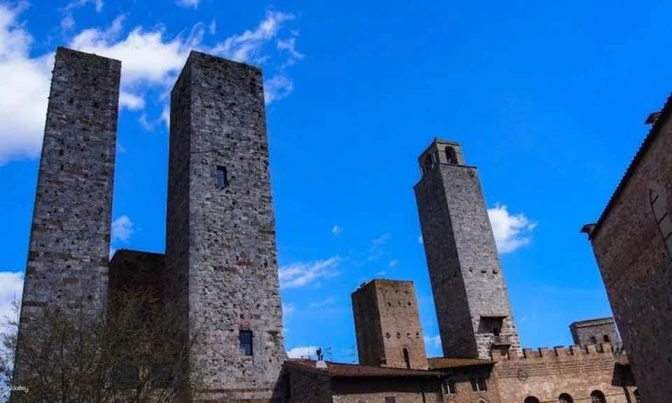 Jewels of Tuscany tour with lunch and wine tasting