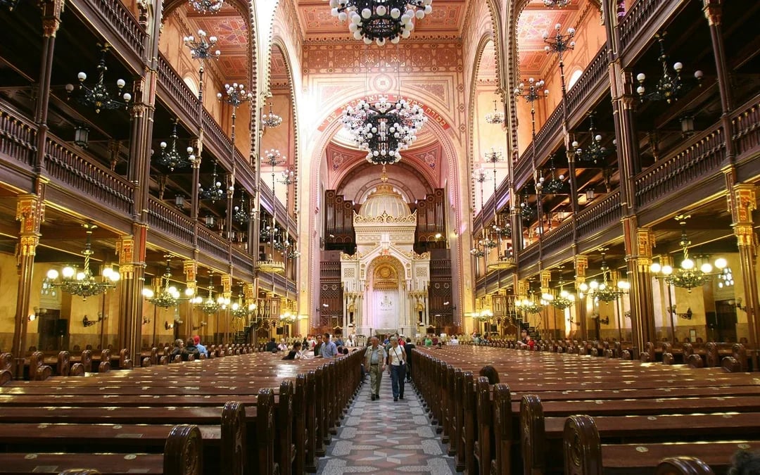 Jewish Heritage Tour with Admission to Dohany Street Synagogue Image 11