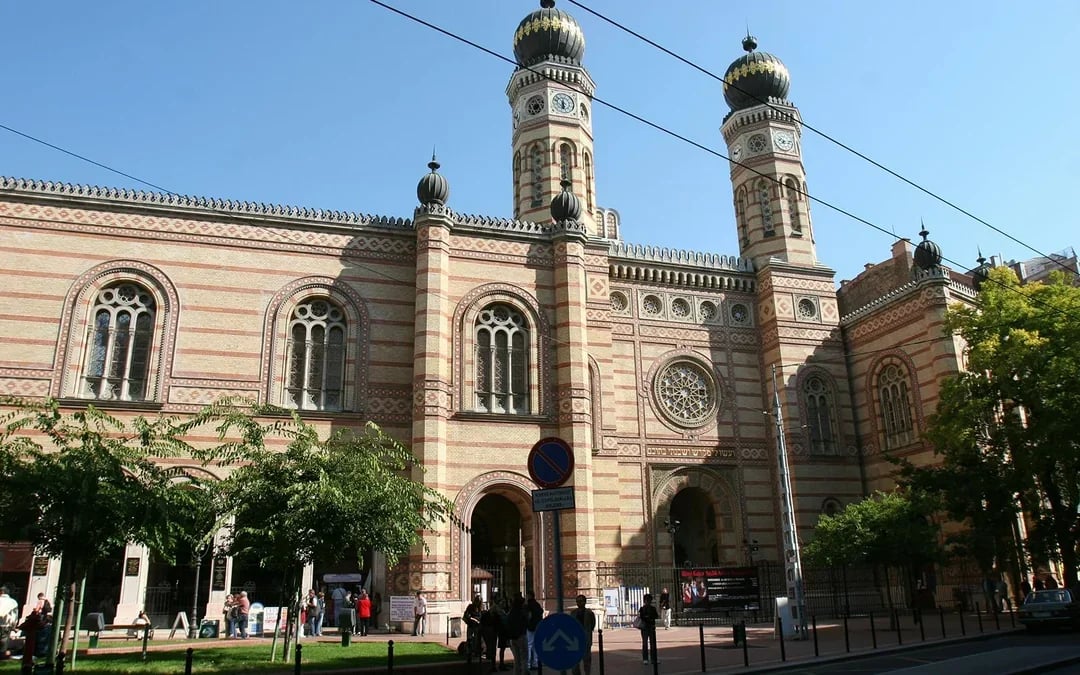 Jewish Heritage Tour with Admission to Dohany Street Synagogue Image 6