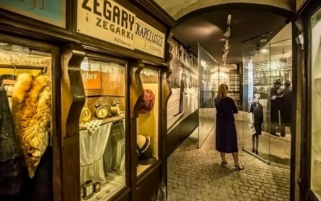 Jewish Quarter Kazimierz & Schindler's Factory Guided Tour  Image 6