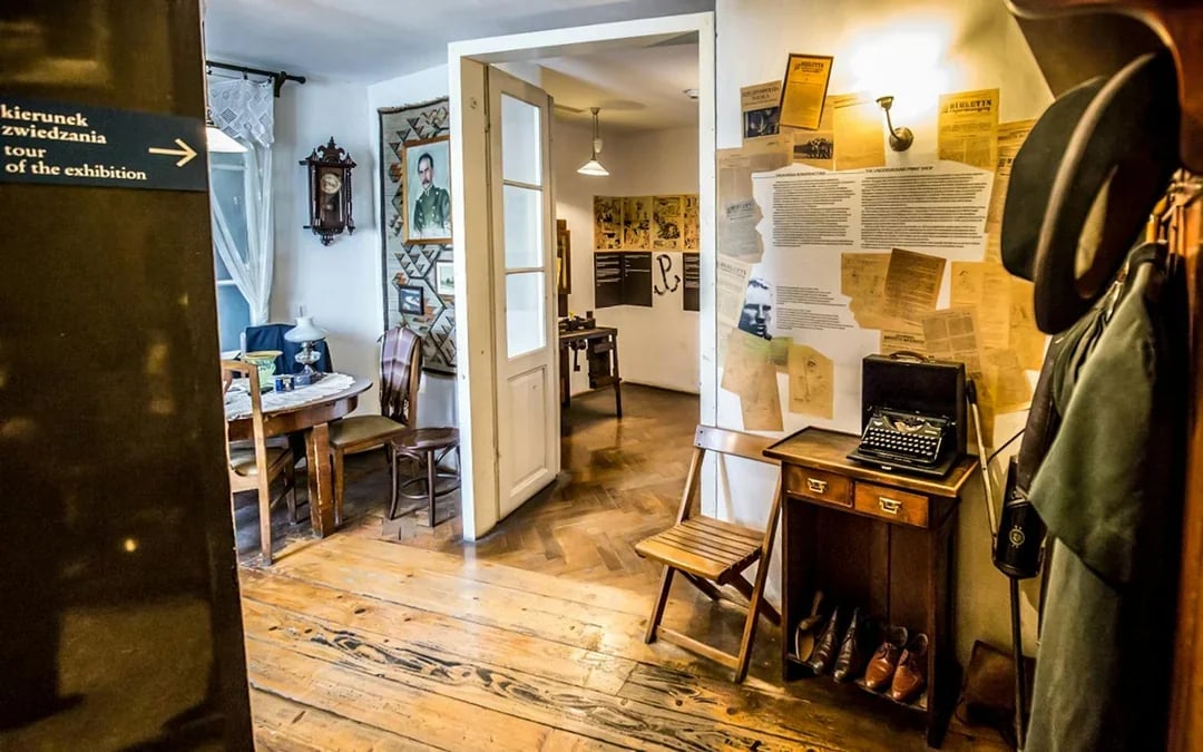 Jewish Quarter Kazimierz & Schindler's Factory Guided Tour  Image 7