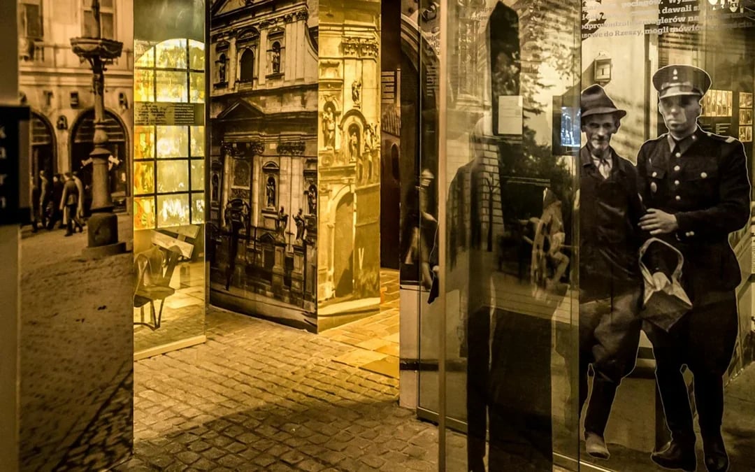 Jewish Quarter Kazimierz & Schindler's Factory Guided Tour  Image 8