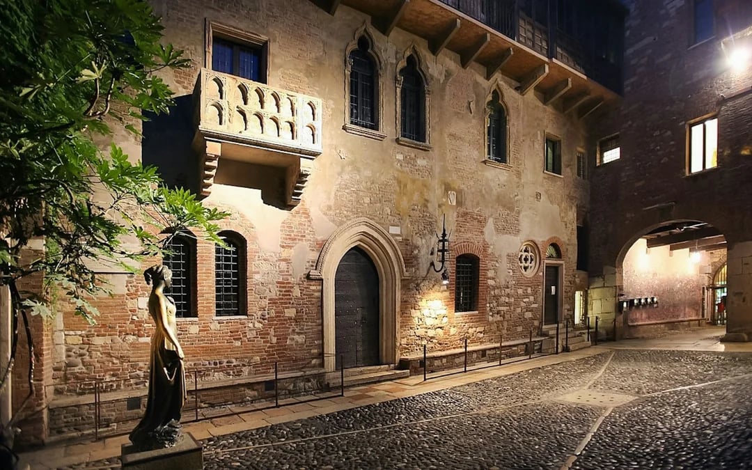 Juliet's Courtyard and Verona Teatro Tickets Image 2