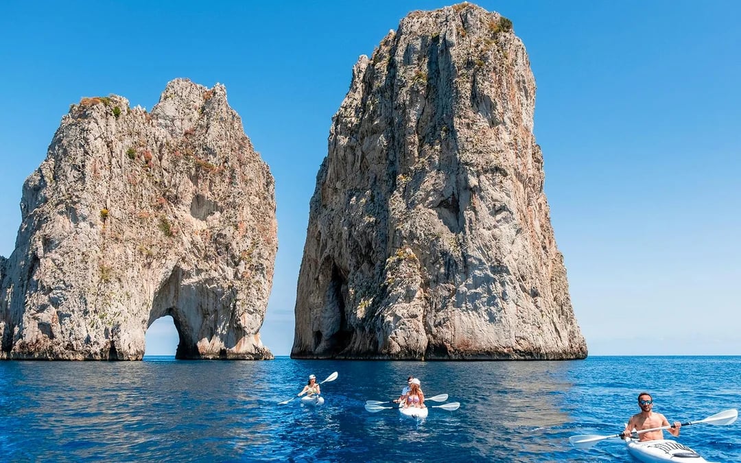 Kayak Tour in Capri Between Caves and Legends Image 8