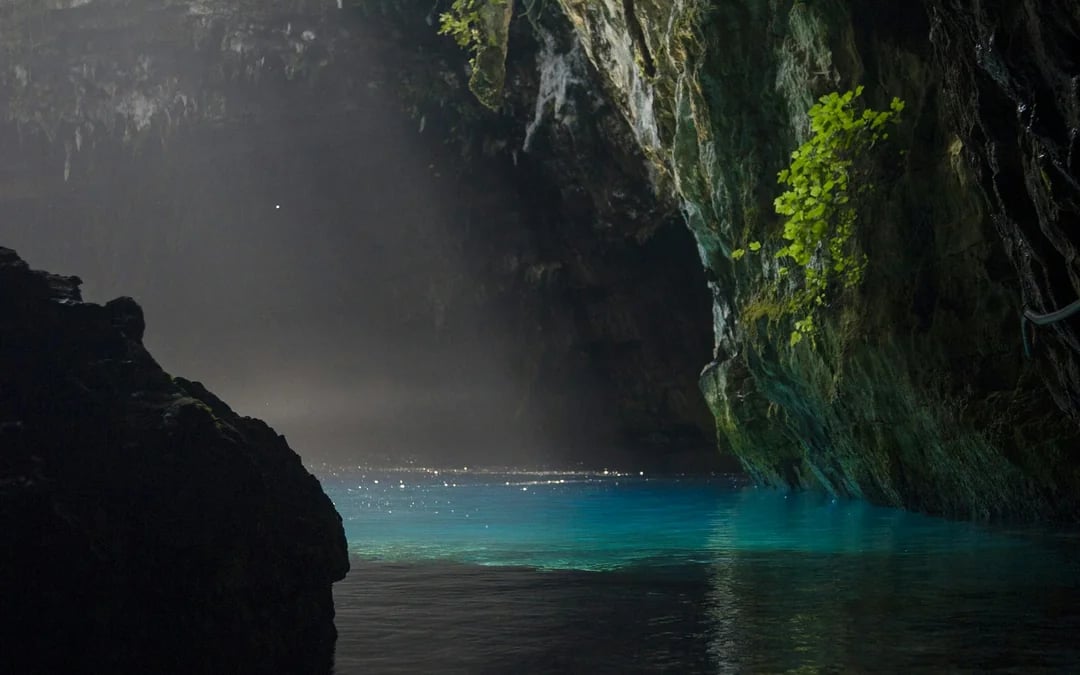 Kefalonia Highlights Day Tour: Melissani Lake, Drogarati Cave, Robola Winery & Myrtos Beach Viewpoint Image 1