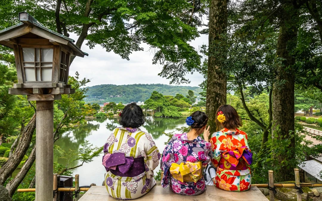 Kenrokuen Garden Entry Tickets Image 3