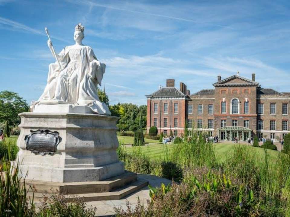 Kensington Palace and Westminster Walking Guided Tour