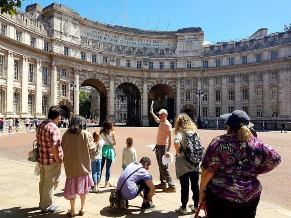 Kensington Palace and Westminster Walking Guided Tour